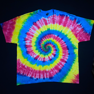 Size 2XL Neon Rainbow Spiral T-Shirt