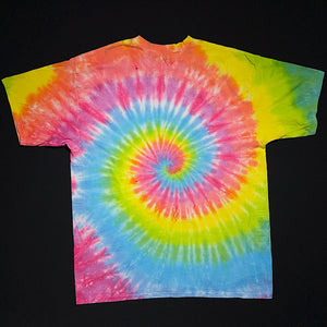 Size 2XL Retro Rainbow Spiral T-Shirt