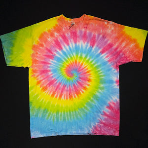 Size 2XL Retro Rainbow Spiral T-Shirt