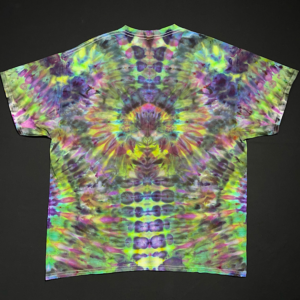 Size XL Hippieween Mindscape T-Shirt