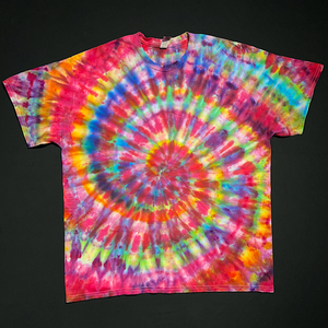 Size XL Confetti Rainbow Spiral T-Shirt