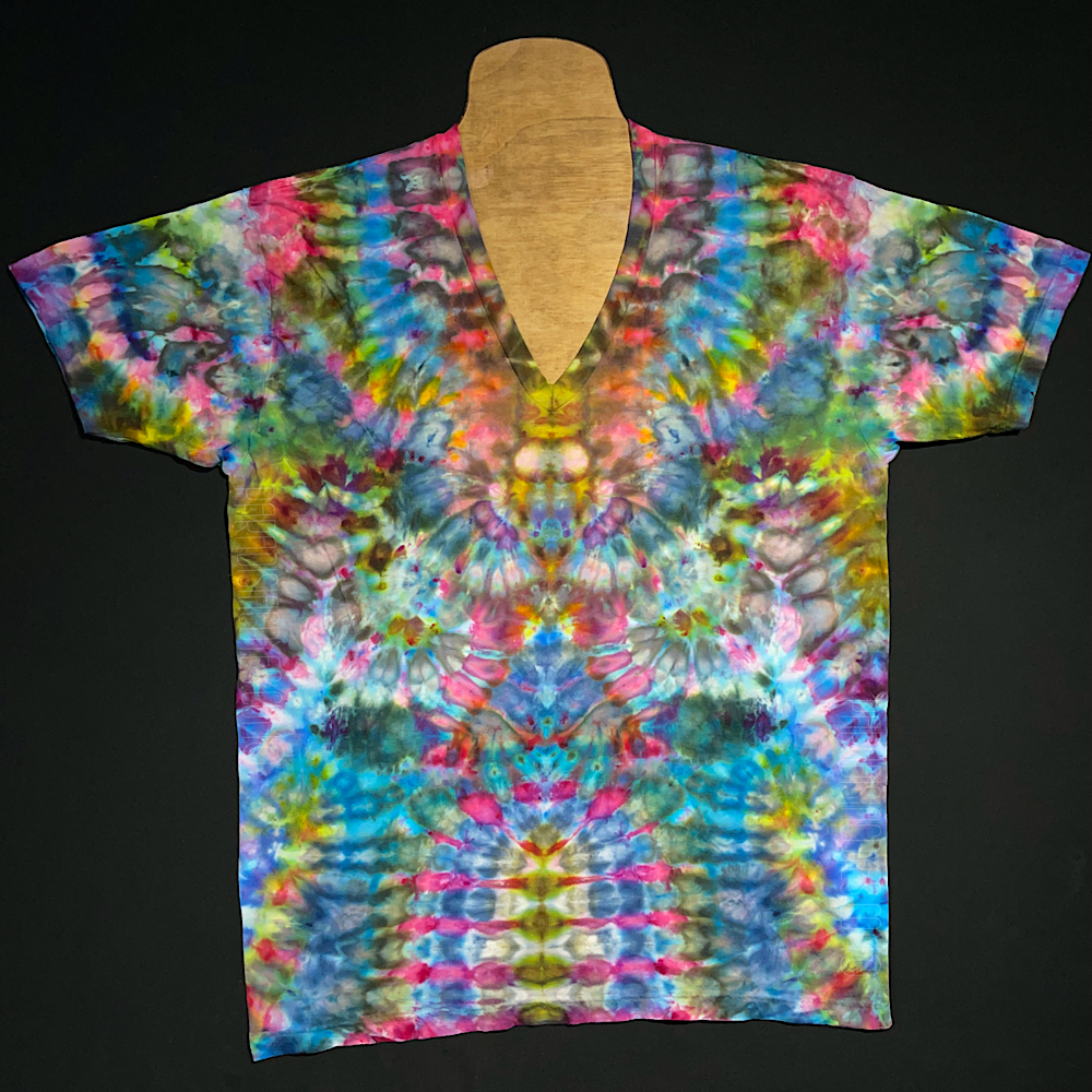 Size XL Psychedelic Mindscape V-Neck Tee