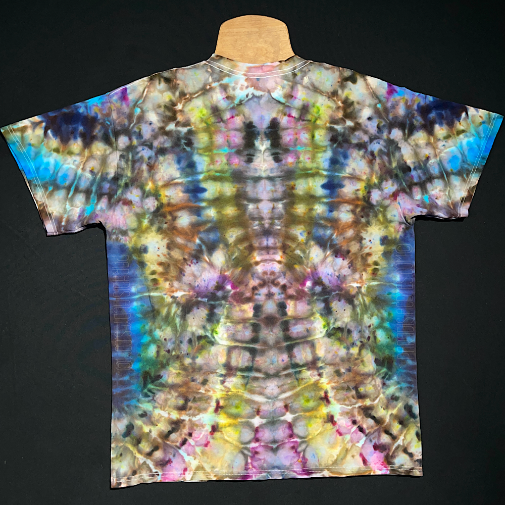 Size XL Whimsical Psychedelic Mindscape T-Shirt