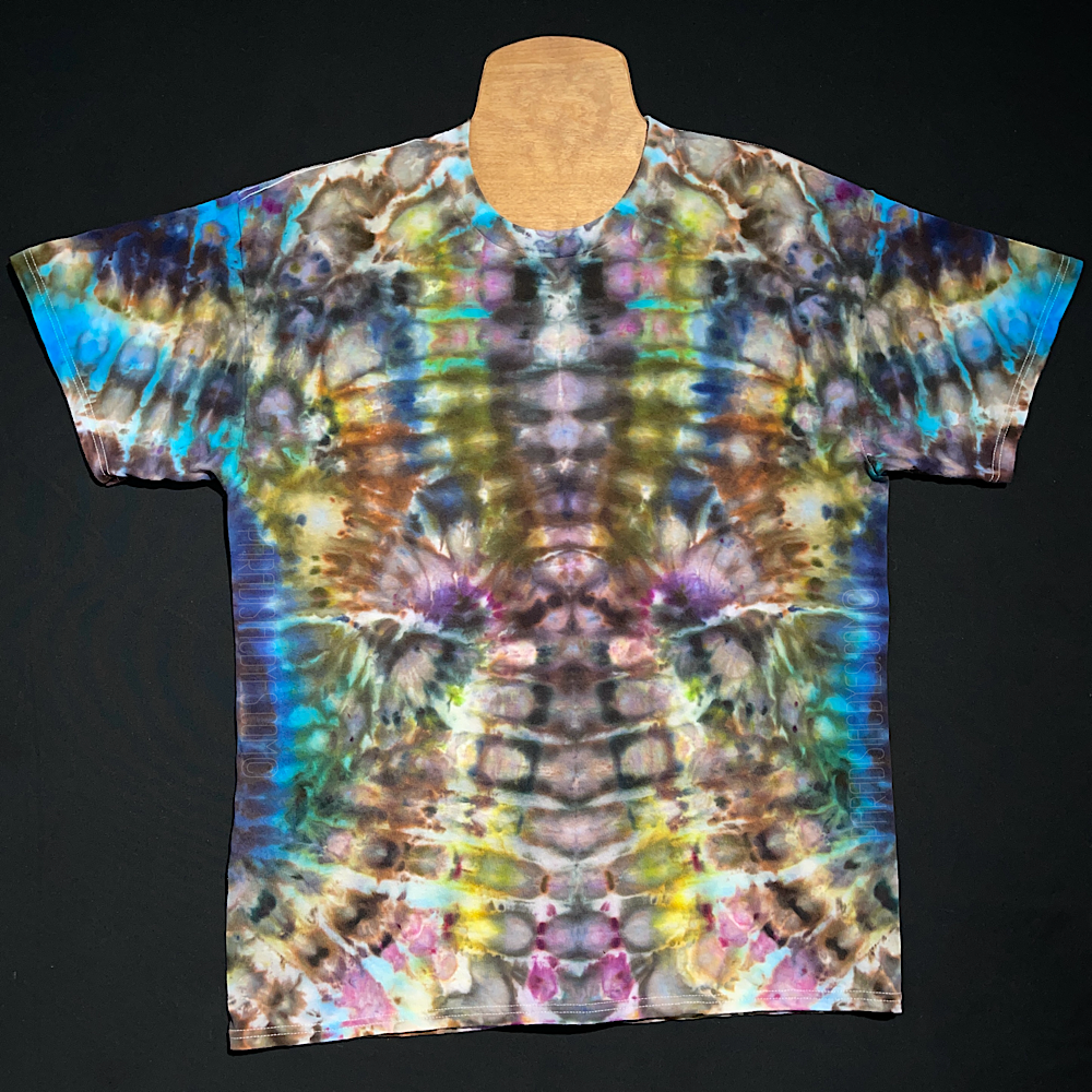 Size XL Whimsical Psychedelic Mindscape T-Shirt