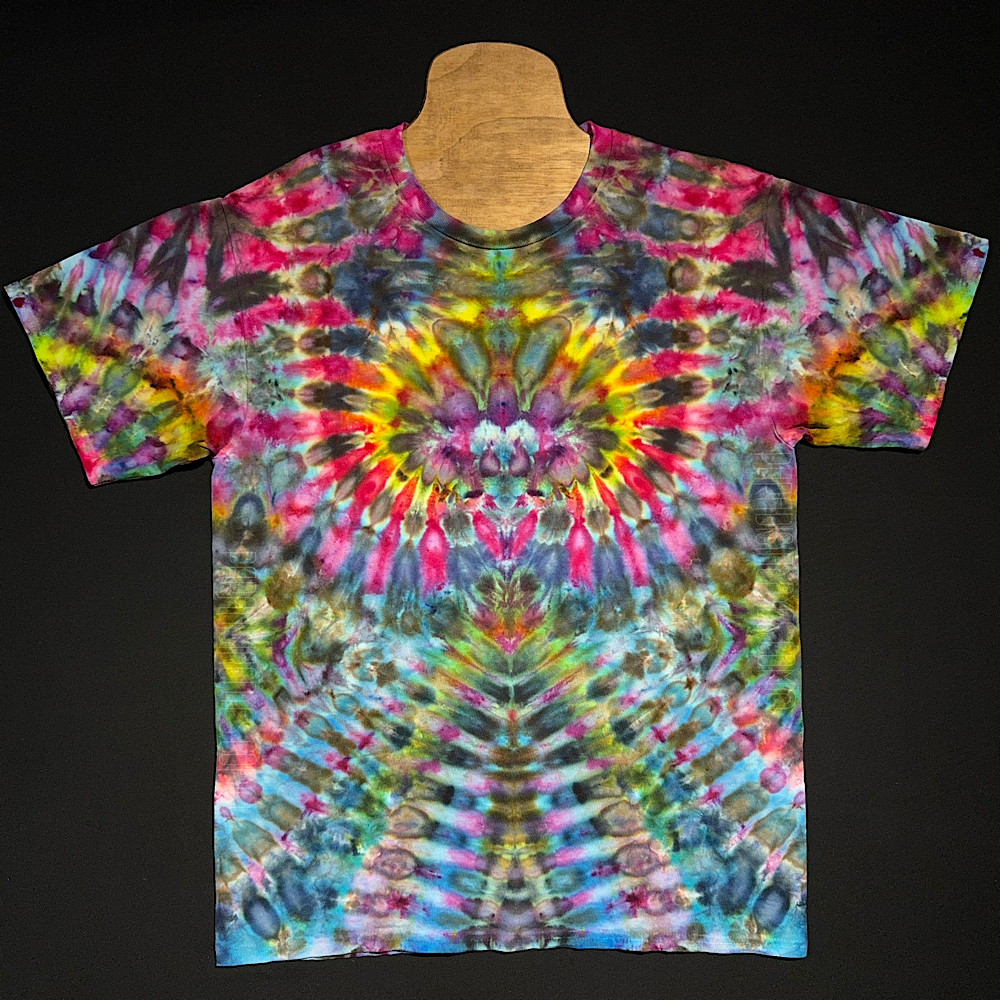 Size Large Psychedelic Mindscape T-Shirt