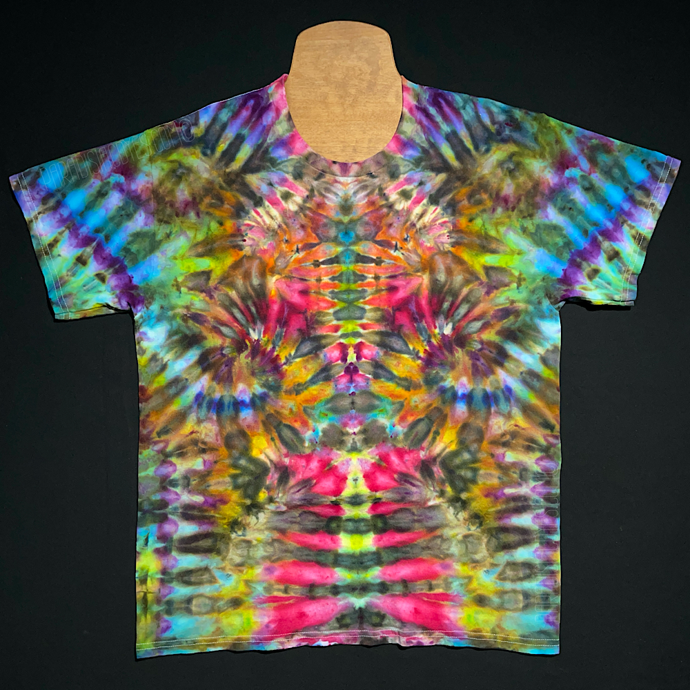 Size Large Psychedelic Mindscape T-Shirt