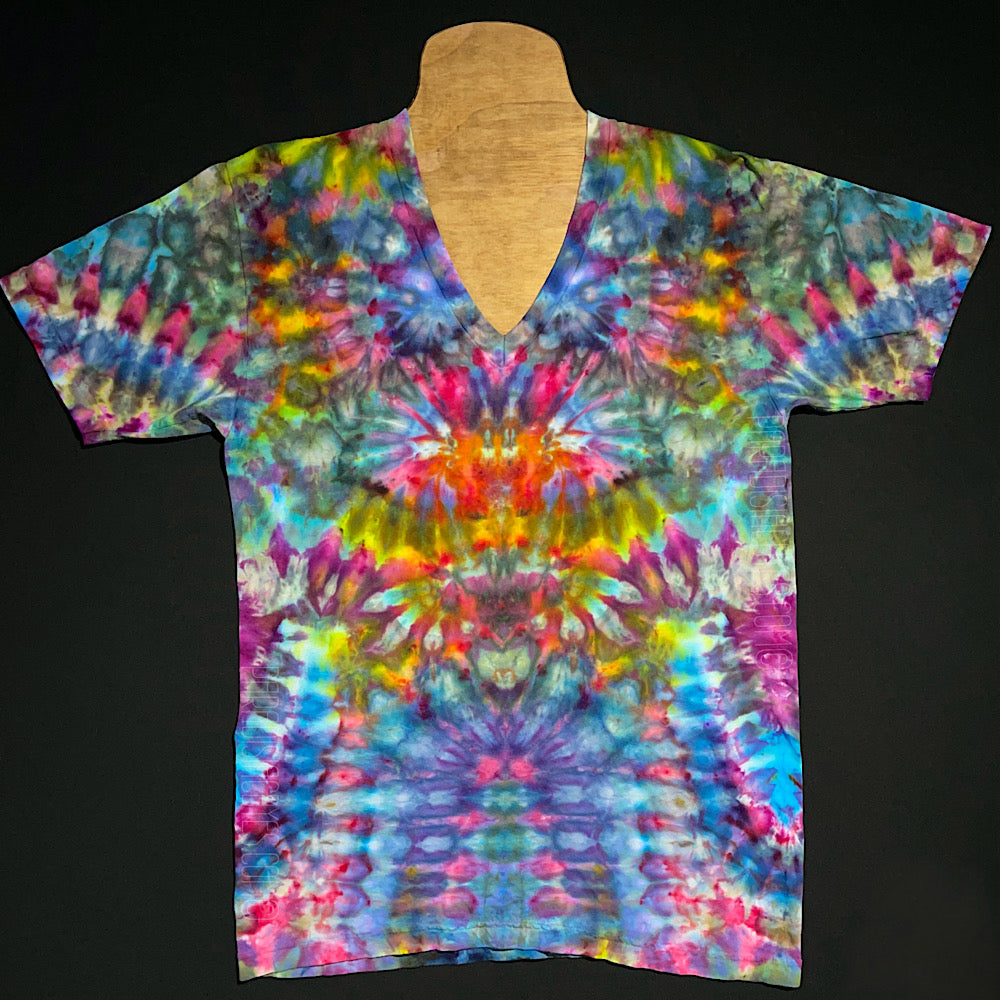 Size Medium Psychedelic Mindscape V-Neck Tee