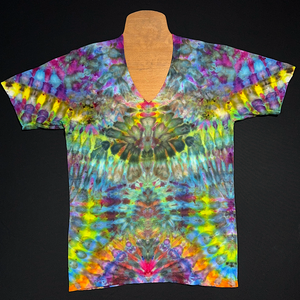 Size Medium Psychedelic Mindscape V-Neck Tee