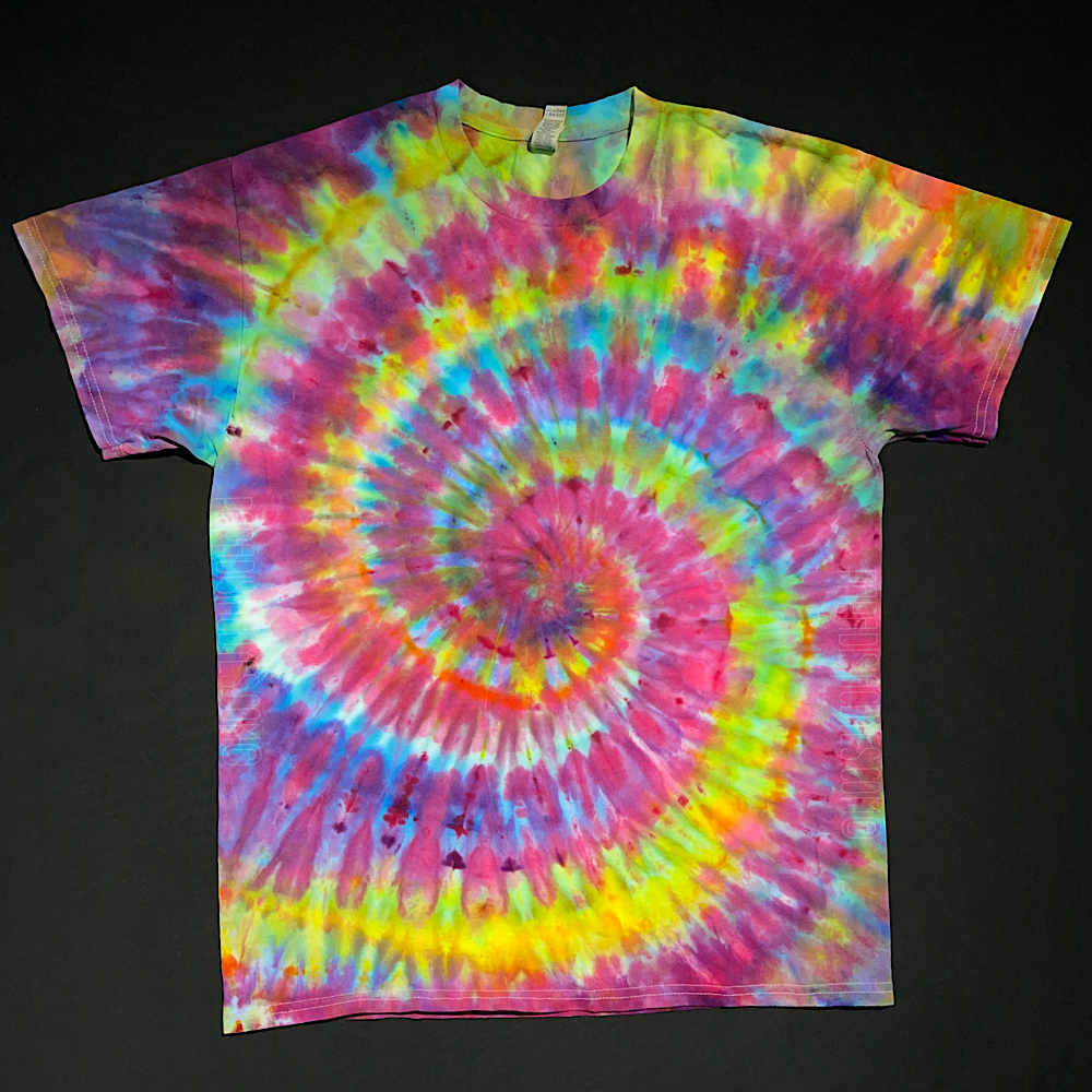 Size Medium Confetti Rainbow Spiral T-Shirt