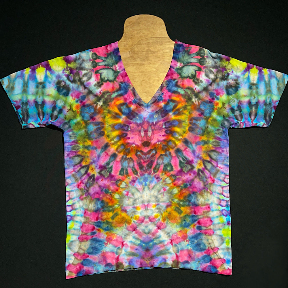 Size Medium Psychedelic Mindscape V-Neck Tee
