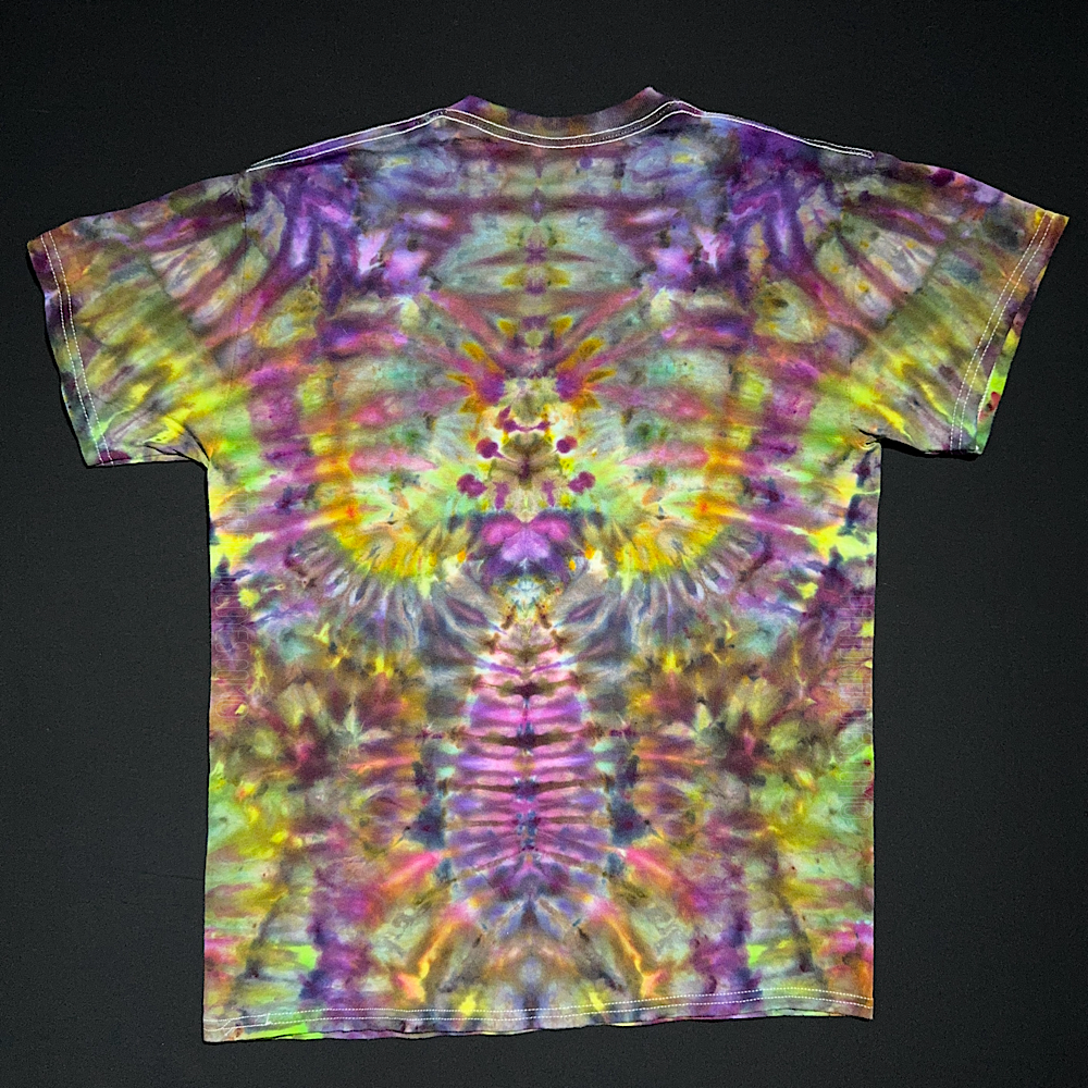 Size Medium Psychedelic Hippieween T-Shirt