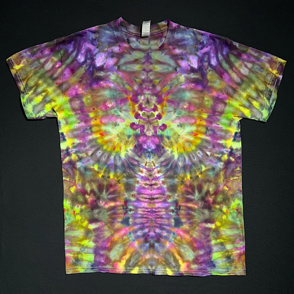 Size Medium Psychedelic Hippieween T-Shirt
