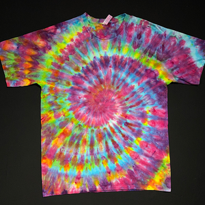 Size XL Confetti Rainbow Spiral T-Shirt